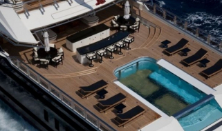 piscina-a-poppa-yacht.jpg