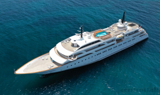 yacht-con-piscina.jpg