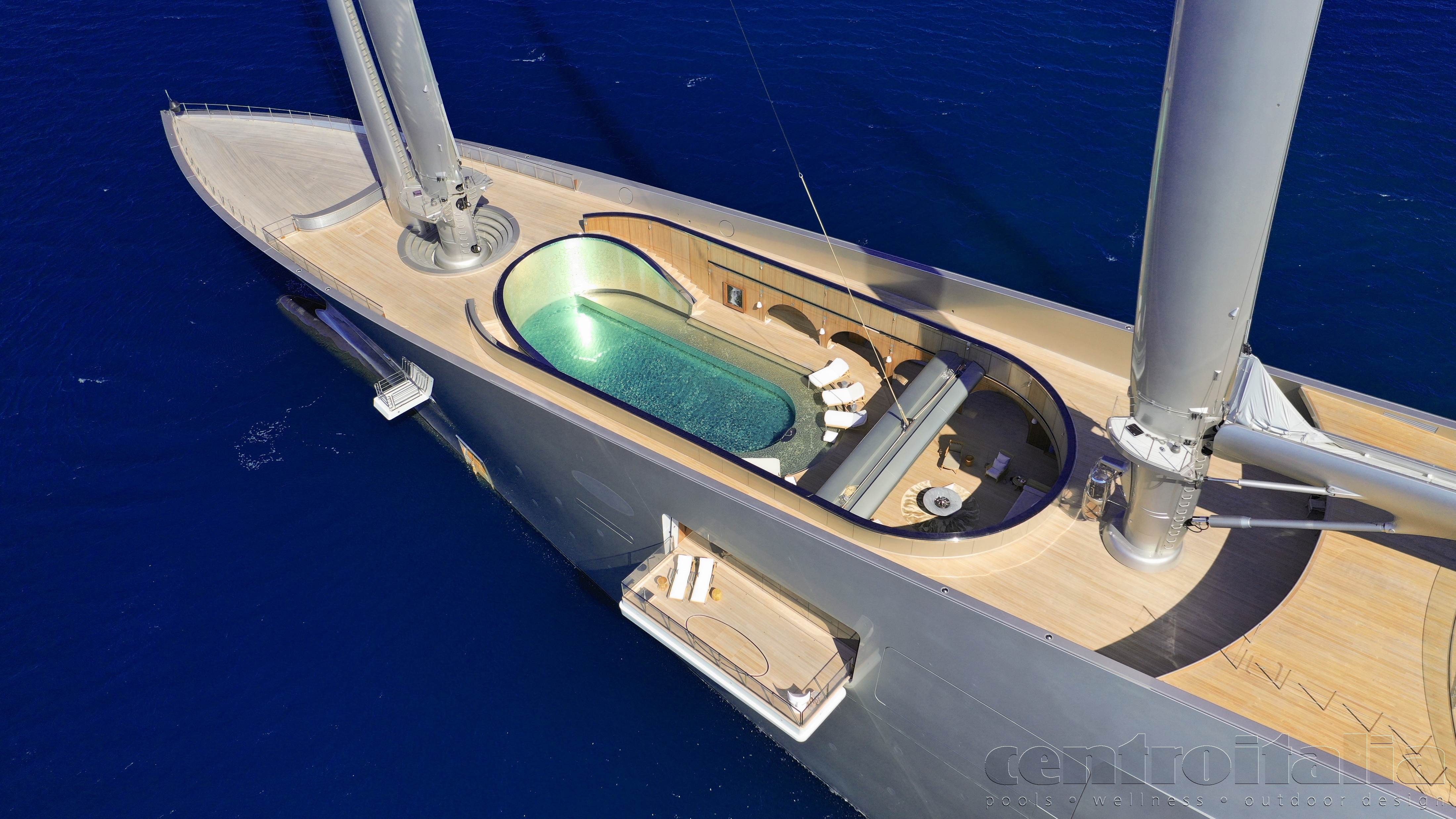 piscina su catamarano